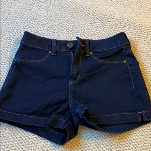 Women’s dark stretchy jean shorts